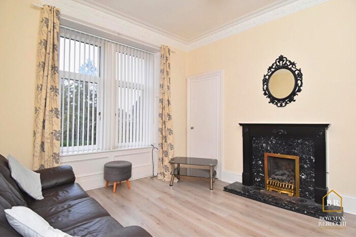 2 Bedroom Flat To Rent In Brachelston Street, Greenock, Greenock, PA16