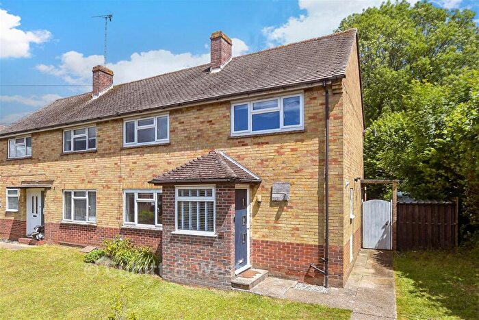 3 Bedroom Semi Detached House For Sale In Blackwell Farm Road, East Grinstead, West Sussex, RH19