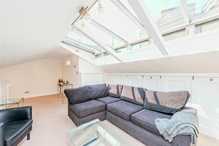 3 Bedroom Flat To Rent In Warwick Way, Pimlico, SW1V