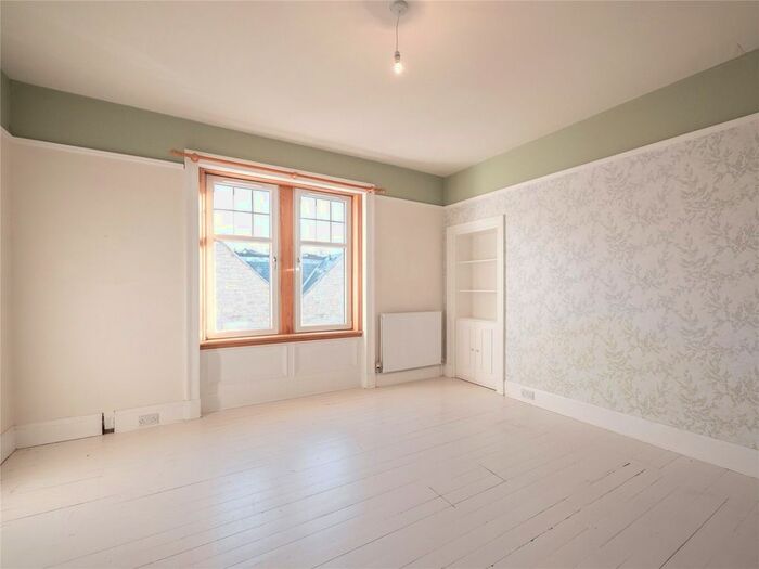 2 Bedroom Flat To Rent In Blinkbonny Road, Currie, Midlothian, EH14