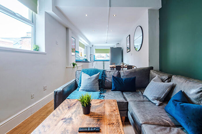 6 Bedroom Property To Rent In Arthur Street, Nottingham, NG7