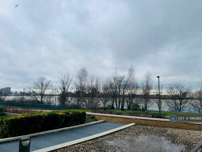 2 Bedroom Flat To Rent In Tideslea Path, London, SE28