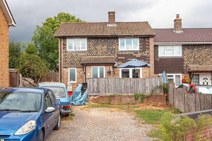 4 Bedroom Semi-Detached House For Sale In Brookside, Hounsdown, SO40
