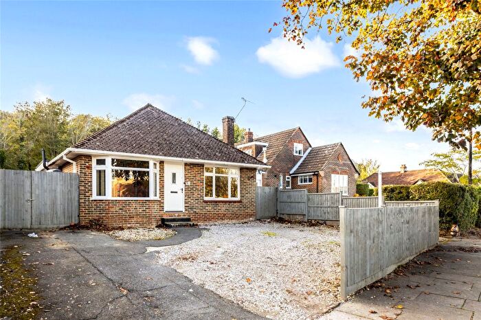 3 Bedroom Bungalow For Sale In Vale Avenue, Findon Valley, Worthing, West Sussex, BN14