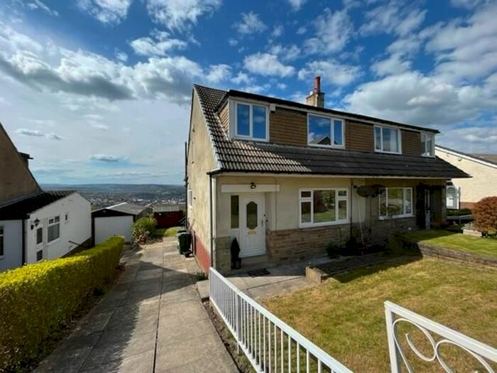 3 Bedroom Semi-Detached House To Rent In West View Avenue, Shipley, BD18