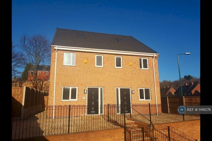 3 Bedroom Semi-Detached House To Rent In The Wells Road, Nottingham, NG3