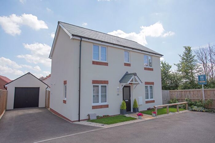 3 Bedroom Detached House For Sale In Pepper Drive, Somerton, TA11