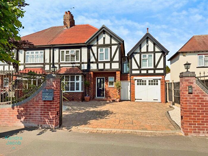 4 Bedroom Semi-Detached House For Sale In The Baulk, Worksop, S81