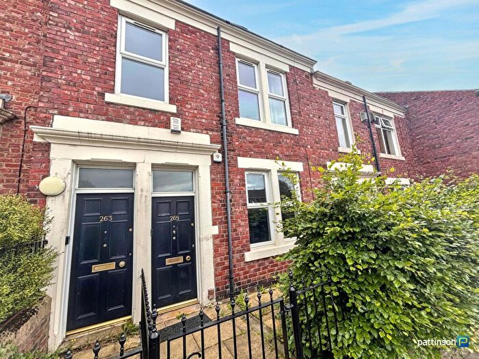 2 Bedroom Flat For Sale In Whitehall Road, Gateshead, Tyne And Wear, NE8