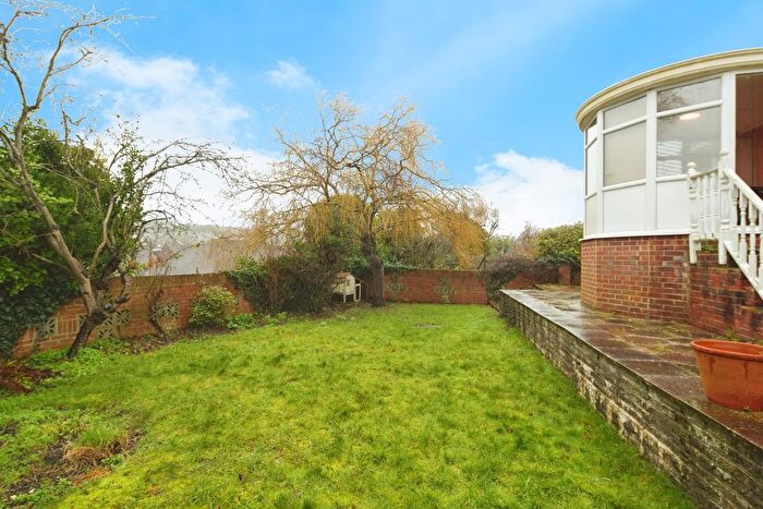 4 Bedroom Detached House For Sale In St. Helens Crescent, Hove, BN3