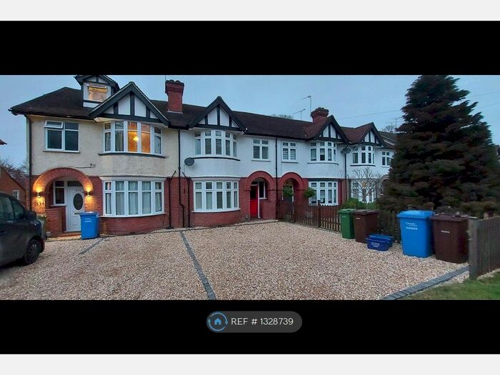 3 Bedroom Terraced House To Rent In Farnborough Road, Farnborough, GU14