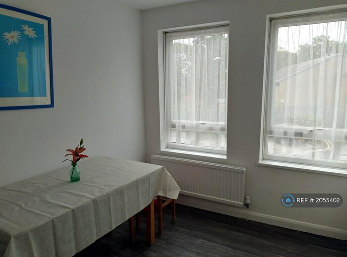 6 Bedroom Terraced House To Rent In Overbrook Walk, Edgware, HA8