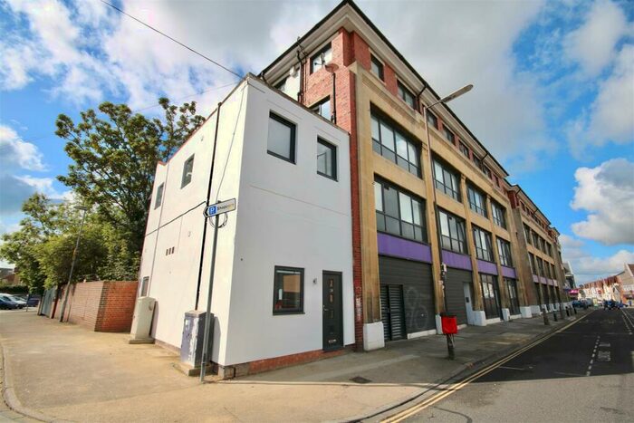 2 Bedroom Semi-Detached House To Rent In London Road, Portsmouth, PO2