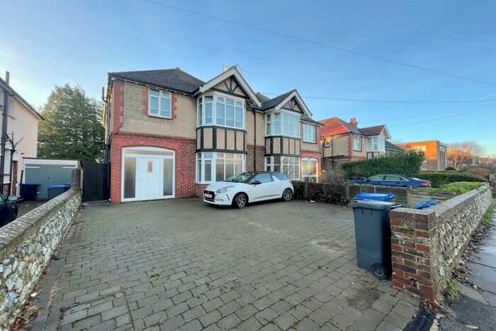 1 Bedroom Flat To Rent In Mill Road, Worthing, BN11