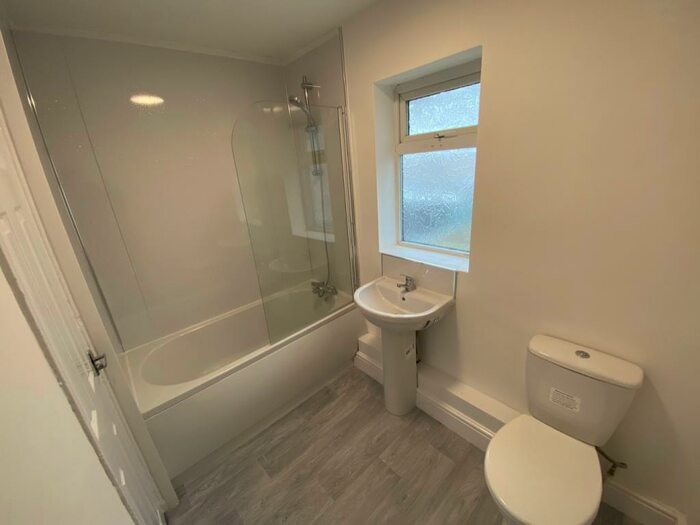 3 Bedroom Semi-Detached House To Rent In Barkbeth Road, Huyton, Liverpool, L36