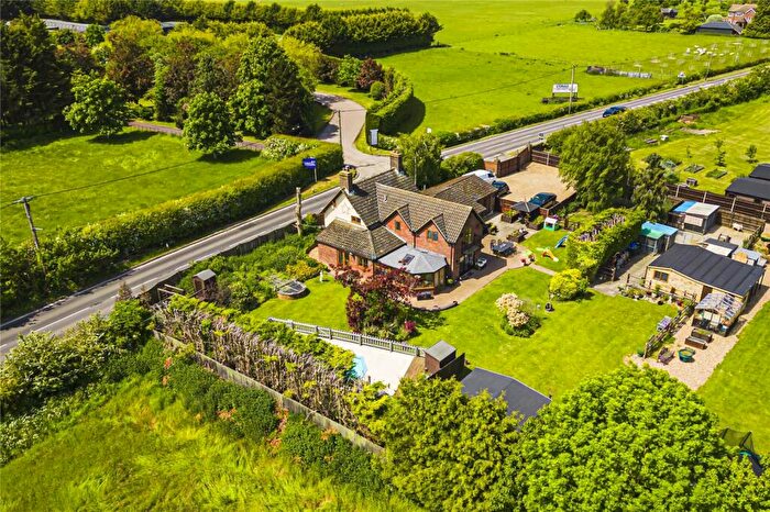 5 Bedroom Detached House For Sale In Leighton Road, Edlesborough, LU6