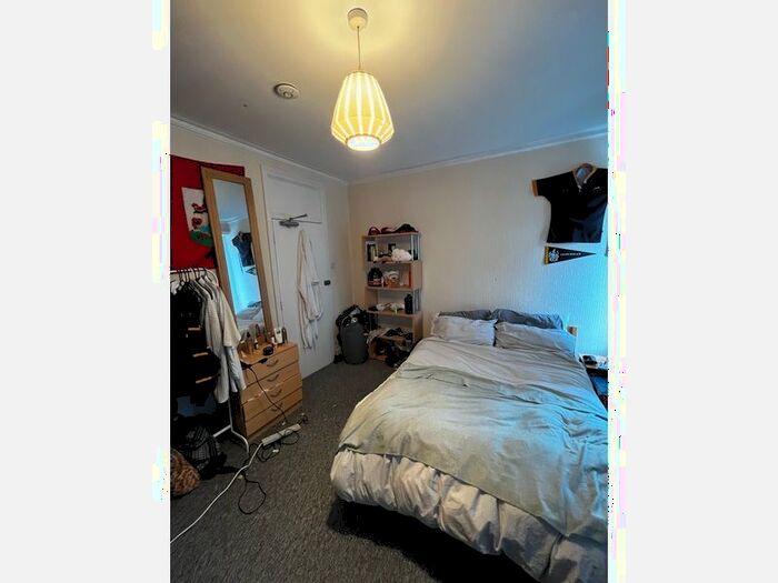 4 Bedroom Terraced House To Rent In Dogfield Street, Cathays, Cardiff, CF24