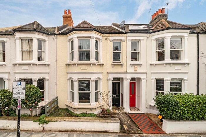 3 Bedroom House For Sale In Grandison Road, Between The Commons, SW11