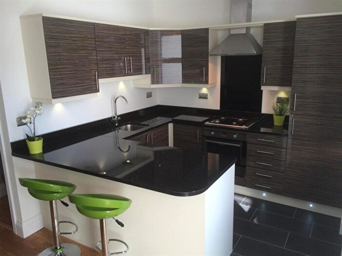 2 Bedroom Apartment To Rent In Hazelwood Avenue, NE2