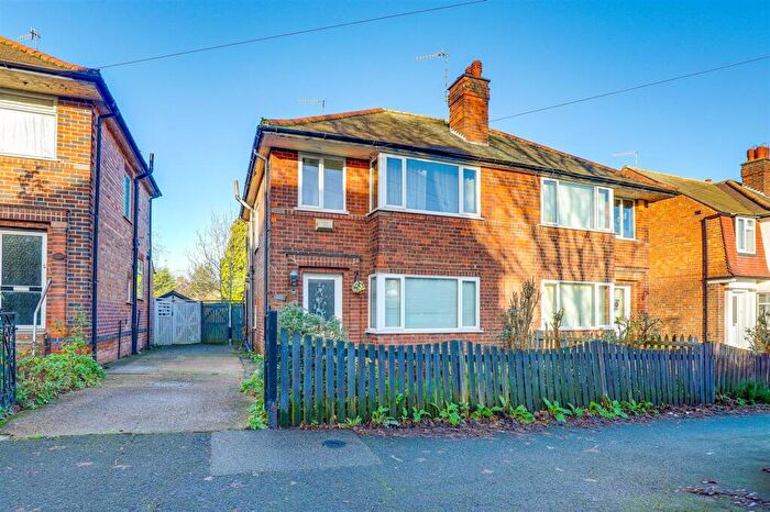 3 Bedroom Semi-Detached House For Sale In Tewkesbury Drive, Nottingham, NG6