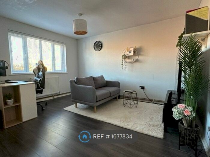 1 Bedroom Flat To Rent In Marigold Way, Croydon, CR0