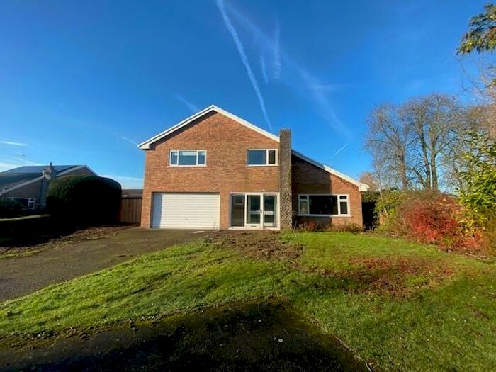 4 Bedroom Detached House To Rent In Derwen Court, LL13