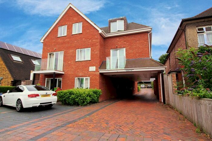 2 Bedroom Flat To Rent In Leicester Road, New Barnet, Barnet, EN5