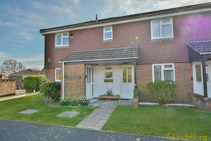 2 Bedroom Flat For Sale In Osbern Close, Bexhill-On-Sea, TN39