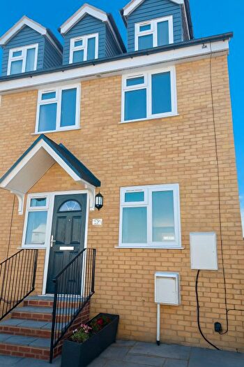 3 Bedroom End Of Terrace House For Sale In Acorn Street, Sheerness, Kent, ME12