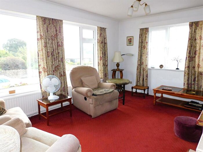 2 Bedroom Detached Bungalow For Sale In Scalwell Lane, Seaton, EX12