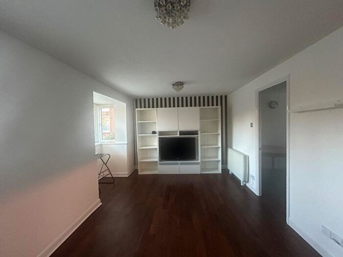 2 Bedroom House To Rent In Oxford Road, Cowley, Oxford, OX4