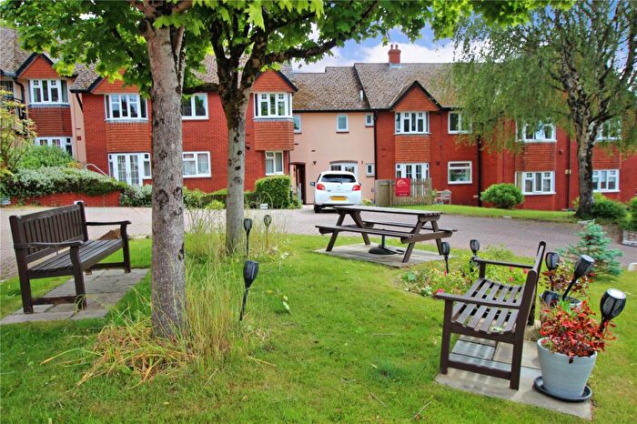 2 Bedroom Apartment For Sale In Waterloo Road, Penylan, Cardiff, CF23