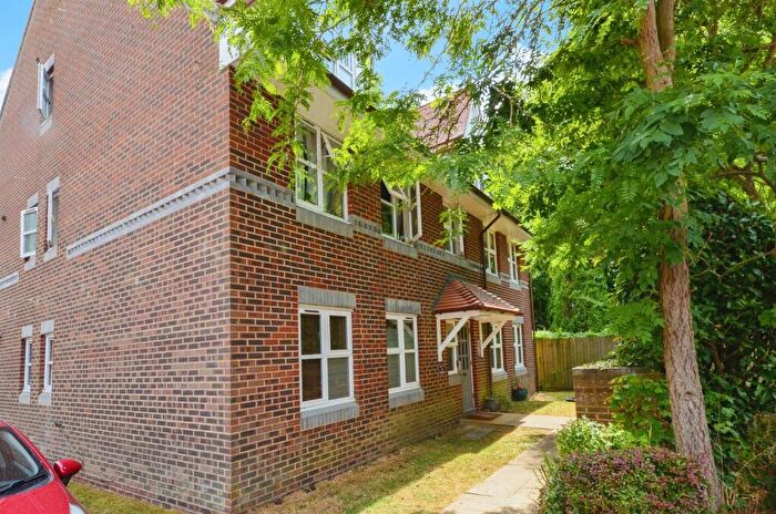 2 Bedroom Apartment For Sale In The Brambles, St. Albans, AL1