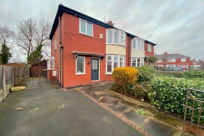 3 Bedroom Semi-Detached House To Rent In Aldwych Drive, Preston, PR2