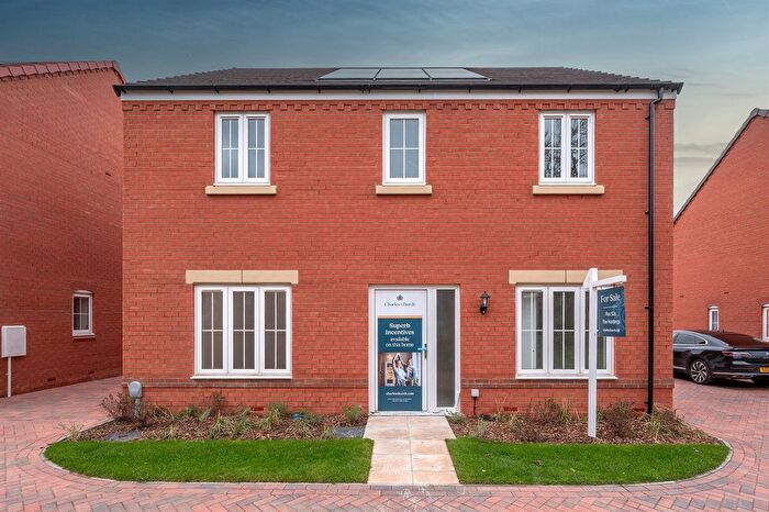 4 Bedroom Detached House For Sale In Desborough Road, Rothwell, Kettering, NN14