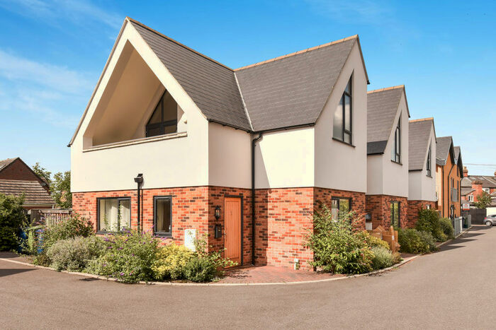 2 Bedroom Apartment To Rent In Temple Cowley, OX4