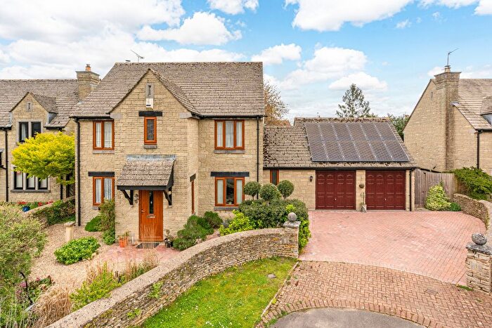 4 Bedroom Detached House For Sale In Belfry Drive, Hullavington, SN14