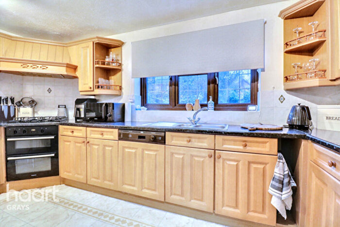 4 Bedroom Detached House For Sale In Triumph Close, Grays, RM16