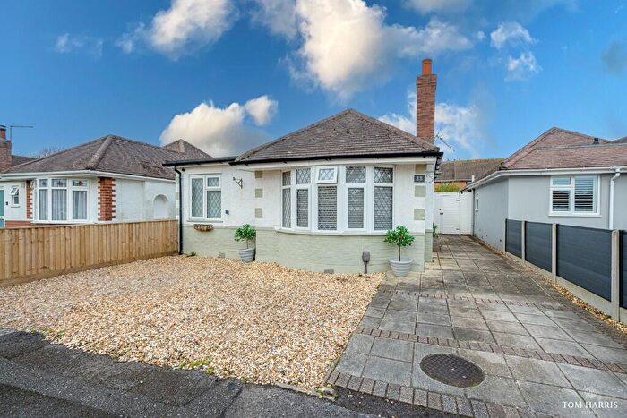 3 Bedroom Detached Bungalow For Sale In Windsor Road, Christchurch, Dorset, BH23