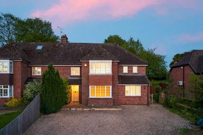 4 Bedroom Semi-Detached House For Sale In Long Lane, Newbury, RG14