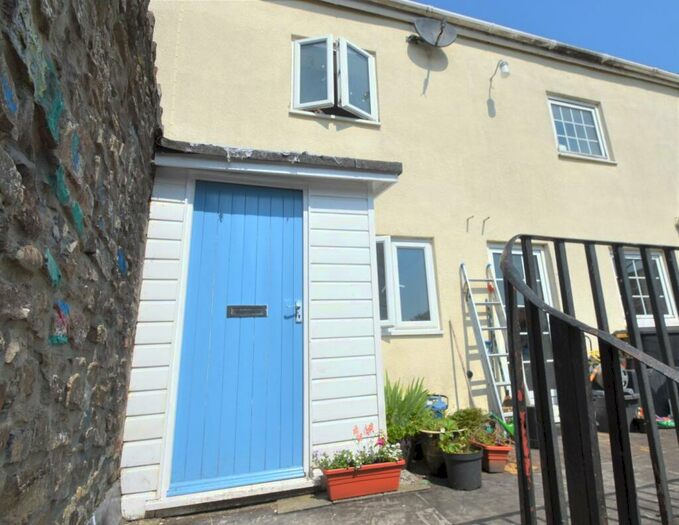 2 Bedroom Flat To Rent In Courtyard Mews, Newton Square, Bampton, Devon, EX16