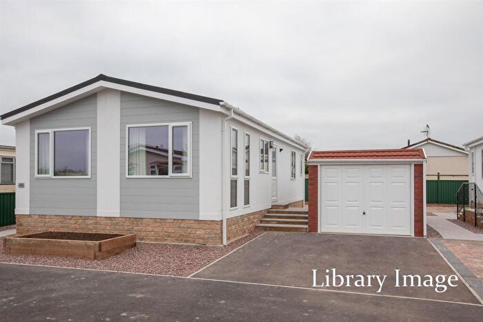 2 Bedroom Park Home For Sale In Lillybrook Estate, Lyneham, Chippenham, SN15