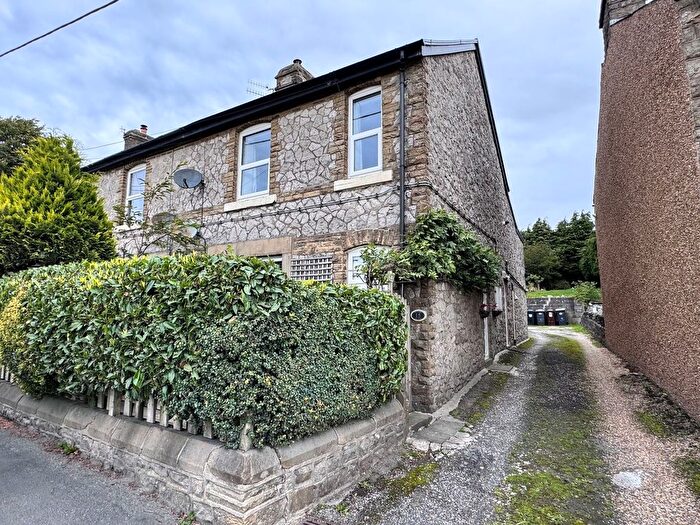 2 Bedroom Flat For Sale In Dale Road, Dove Holes, SK17