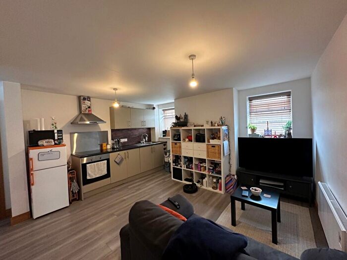 2 Bedroom Apartment To Rent In Shaw Heath, Stockport, SK3