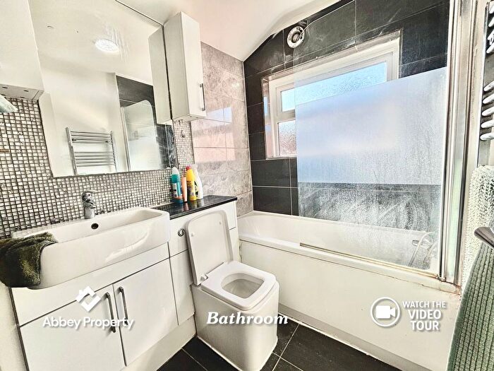 2 Bedroom Terraced House To Rent In Ashton Road, Luton, LU1