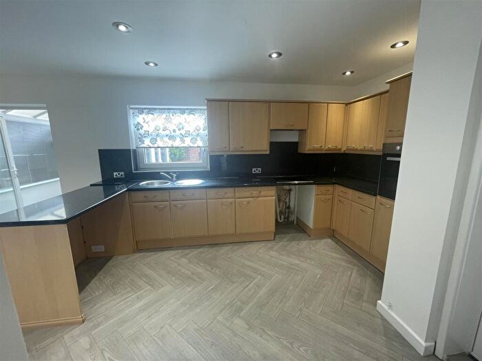 3 Bedroom Semi-Detached House To Rent In Beechwoods, South Pelaw, Chester-le-street, DH2