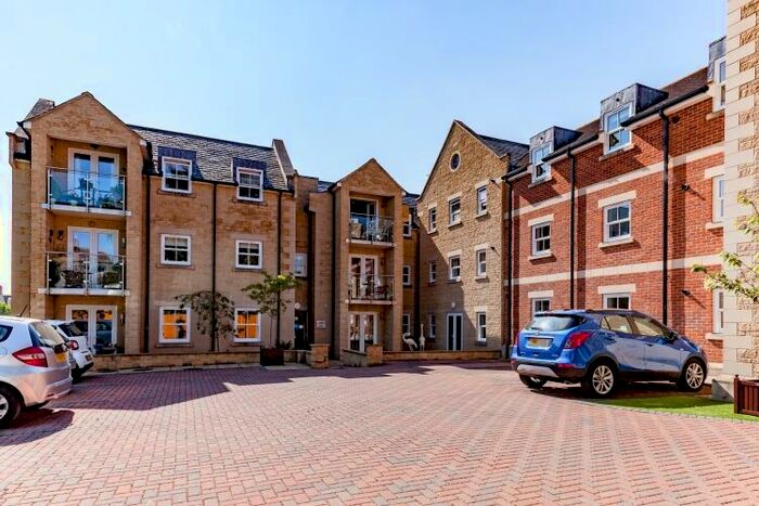 1 Bedroom Apartment To Rent In Woodstock Road, Witney, OX28