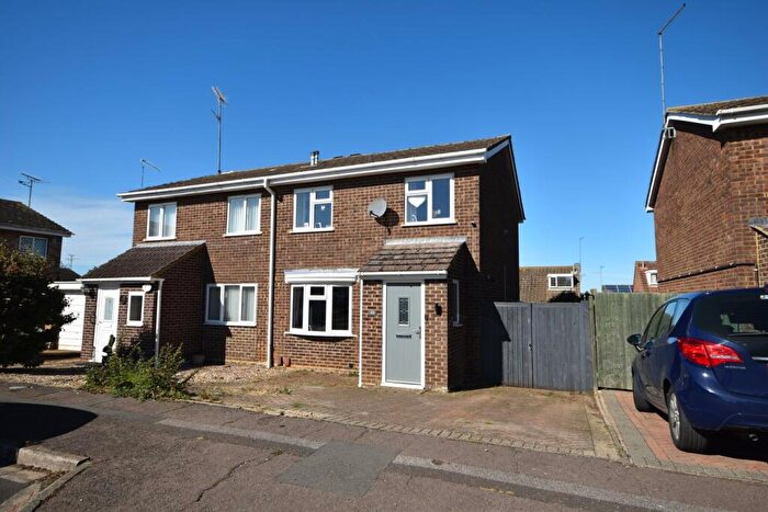 3 Bedroom Semi-Detached House For Sale In Sherwood Avenue, Northampton, NN2