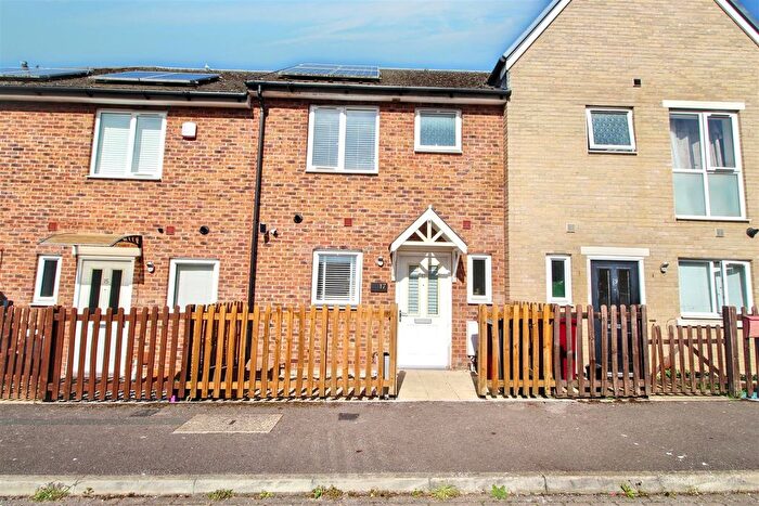 3 Bedroom Terraced House For Sale In Leven Street, Reading, RG30