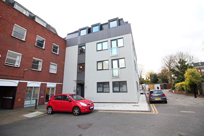 1 Bedroom Flat For Sale In Mercury House, Park Terrace, Worcester Park, KT4
